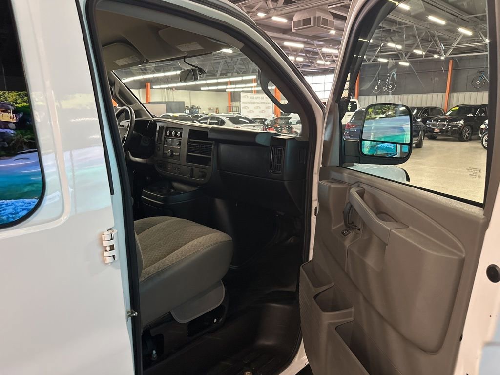 Used 2018 Chevrolet Express 2500 image 7