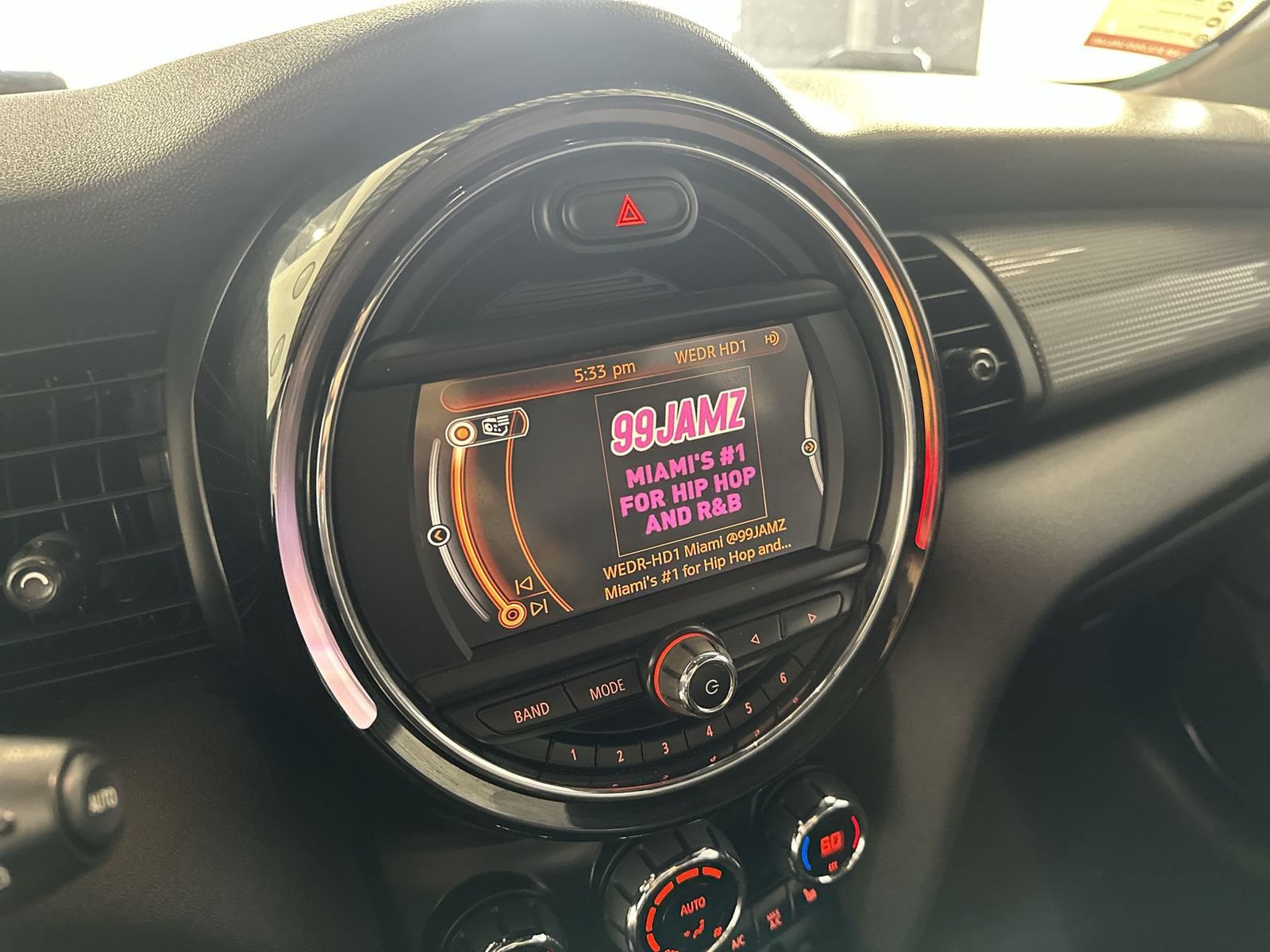 Used 2016 MINI Cooper 4-Door Hardtop FWD image 16