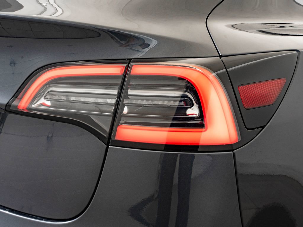 Used 2019 Tesla Model 3 Long Range RWD image 9