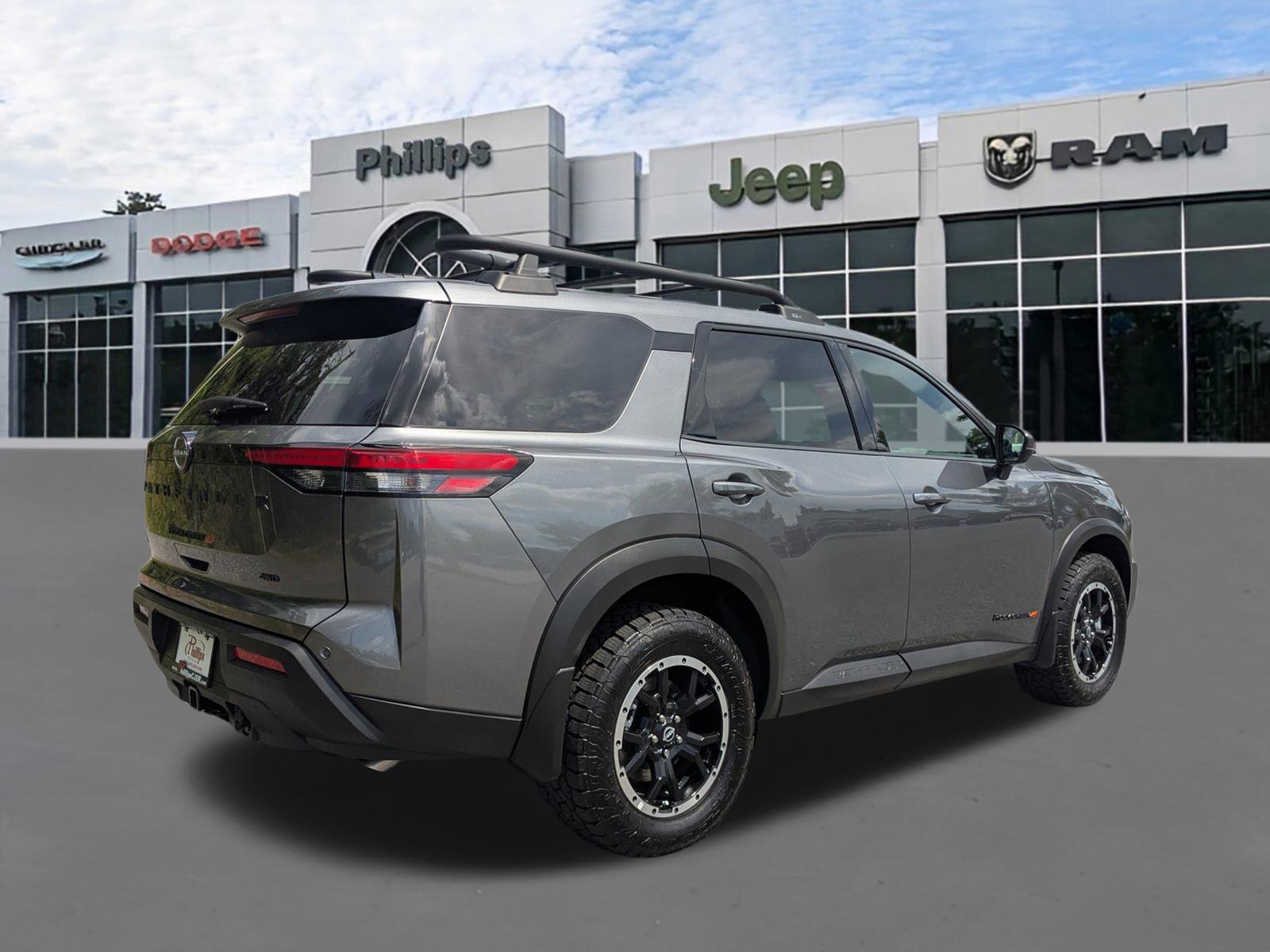 Used 2025 Nissan Pathfinder Rock Creek image 3