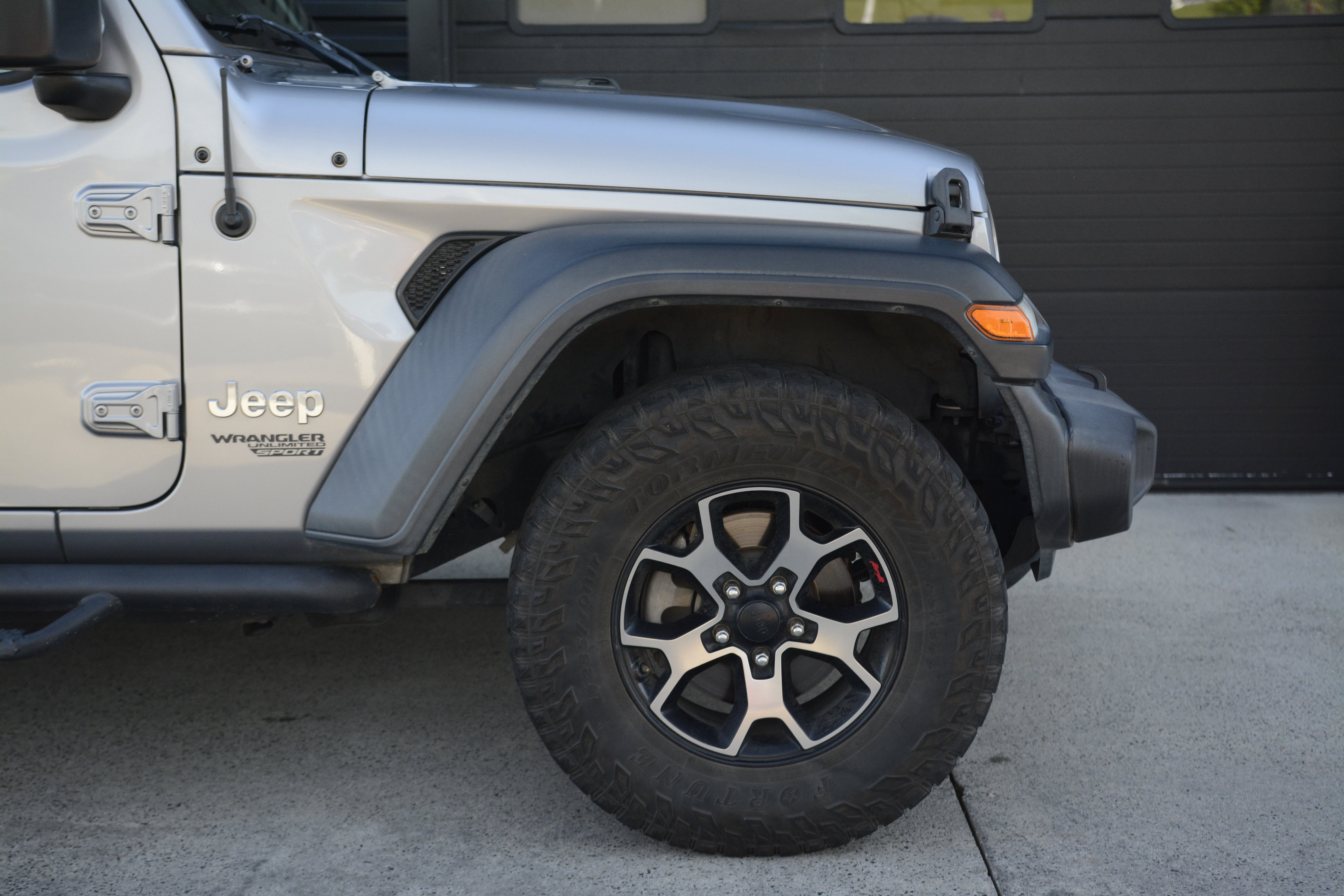 Used 2018 Jeep Wrangler Unlimited Sport AWD/4WD image 11