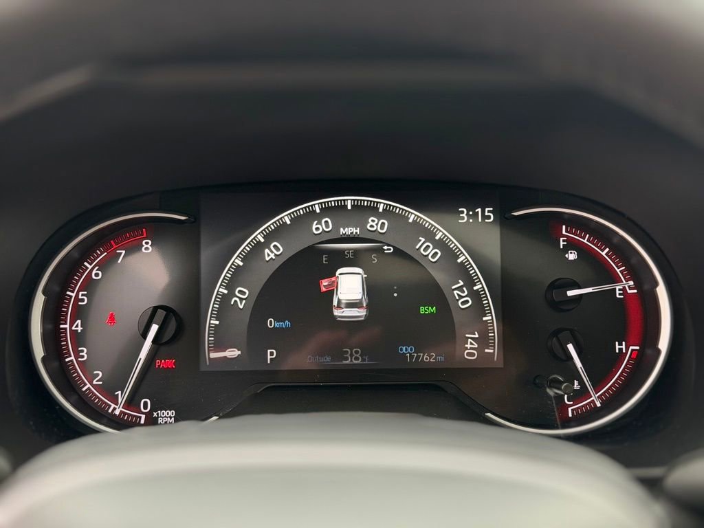 Used 2023 Toyota RAV4 XLE w/ Convenience Package image 12