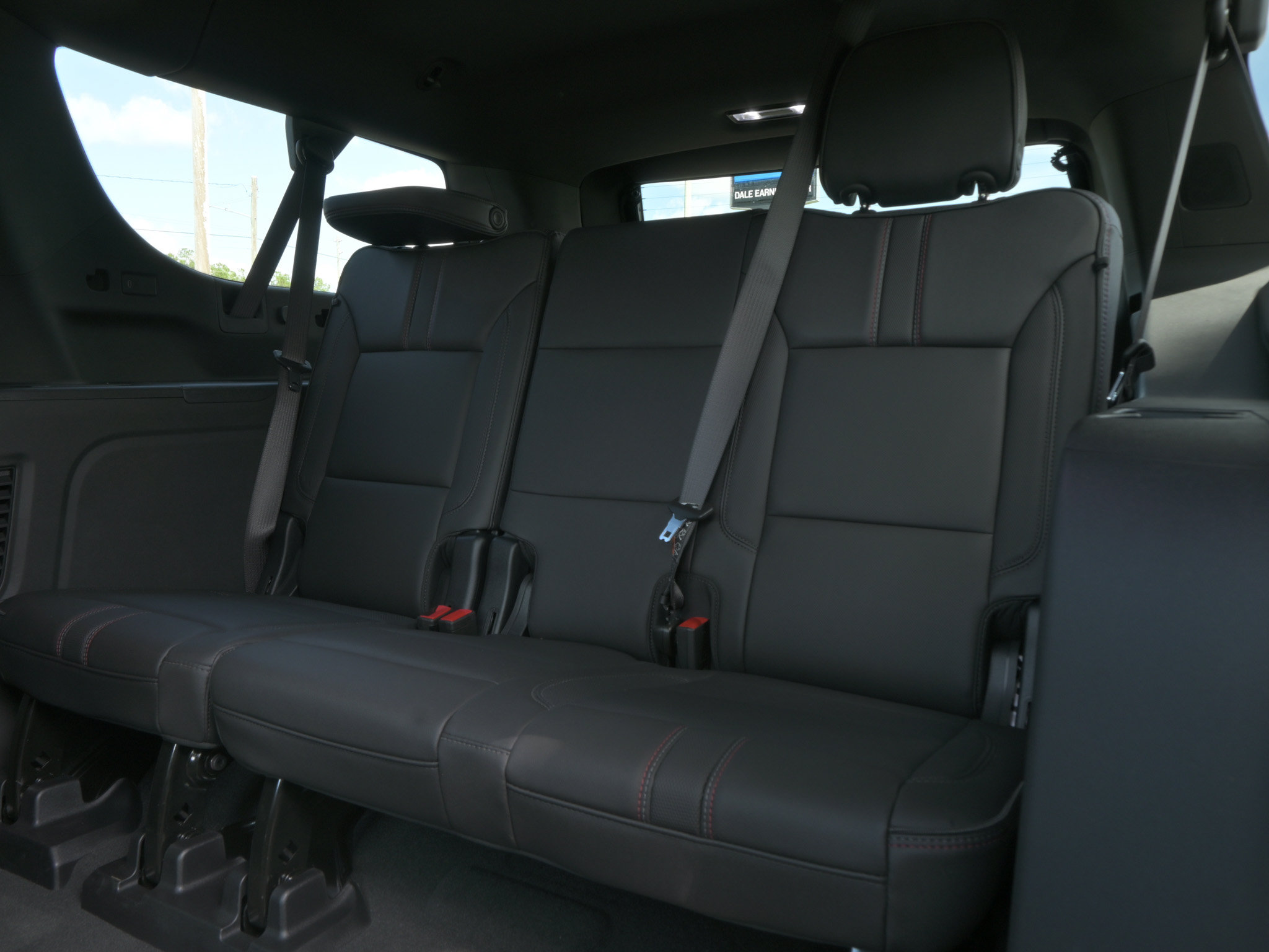 Used 2025 Chevrolet Suburban RST AWD/4WD image 14