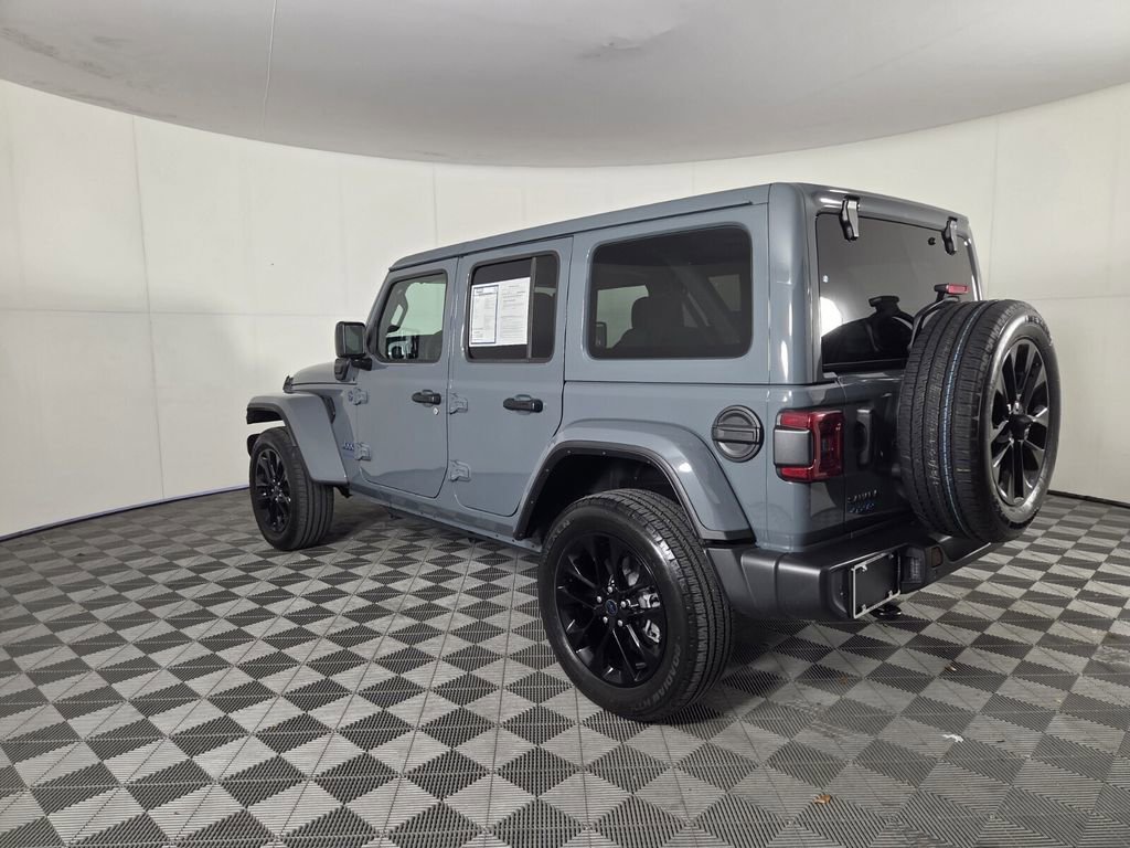 Used 2025 Jeep Wrangler Sahara w/ Safety Group image 8