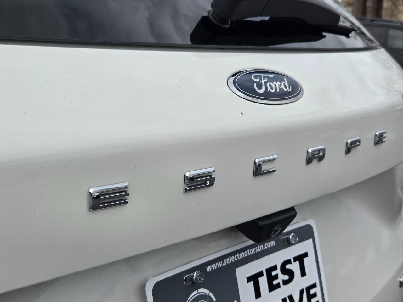 Used 2020 Ford Escape Titanium image 8