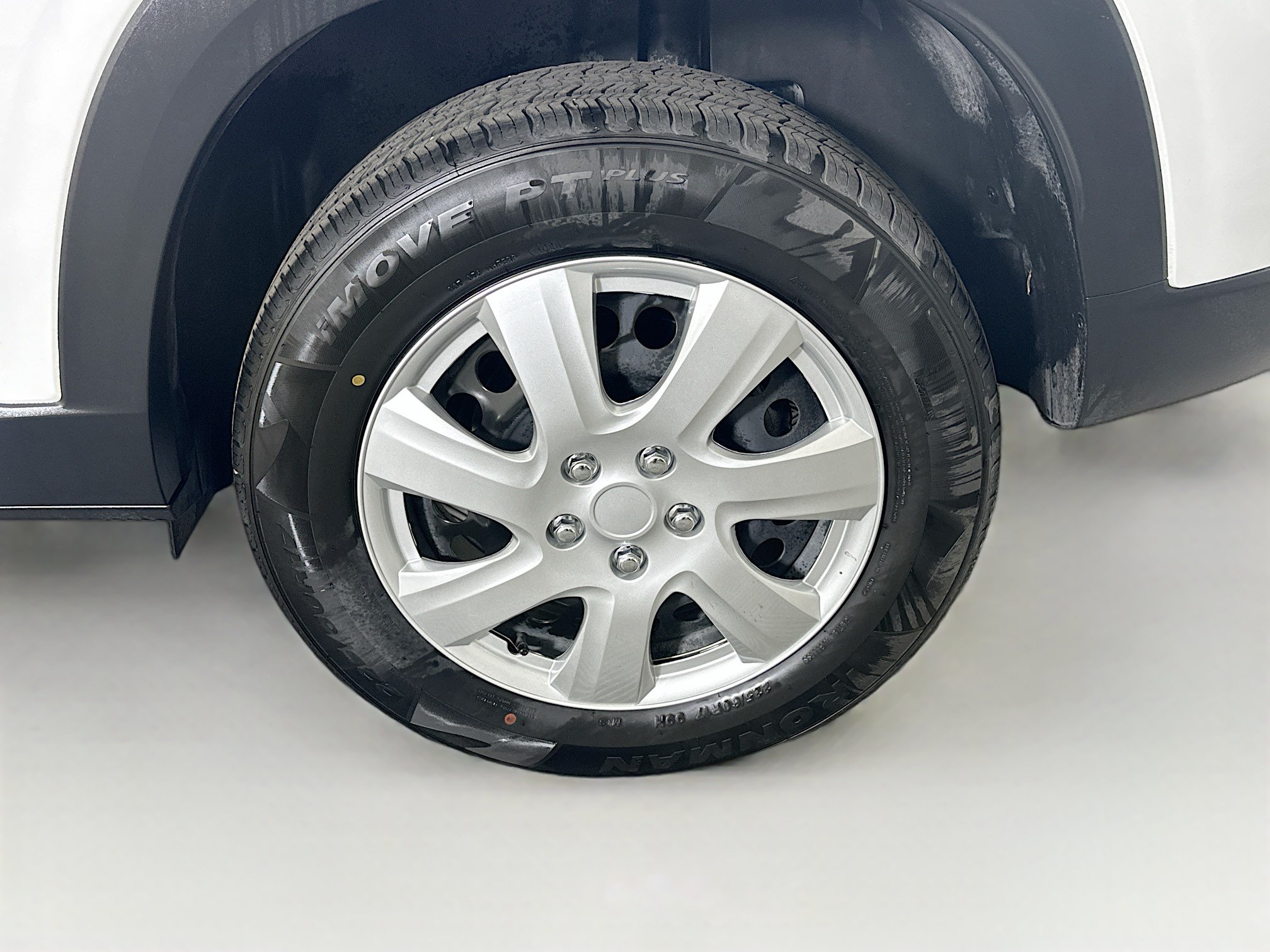 Used 2025 Chevrolet Trax LS FWD image 11
