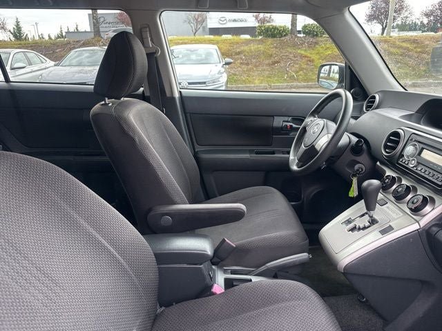 Used 2010 Scion xB FWD image 11