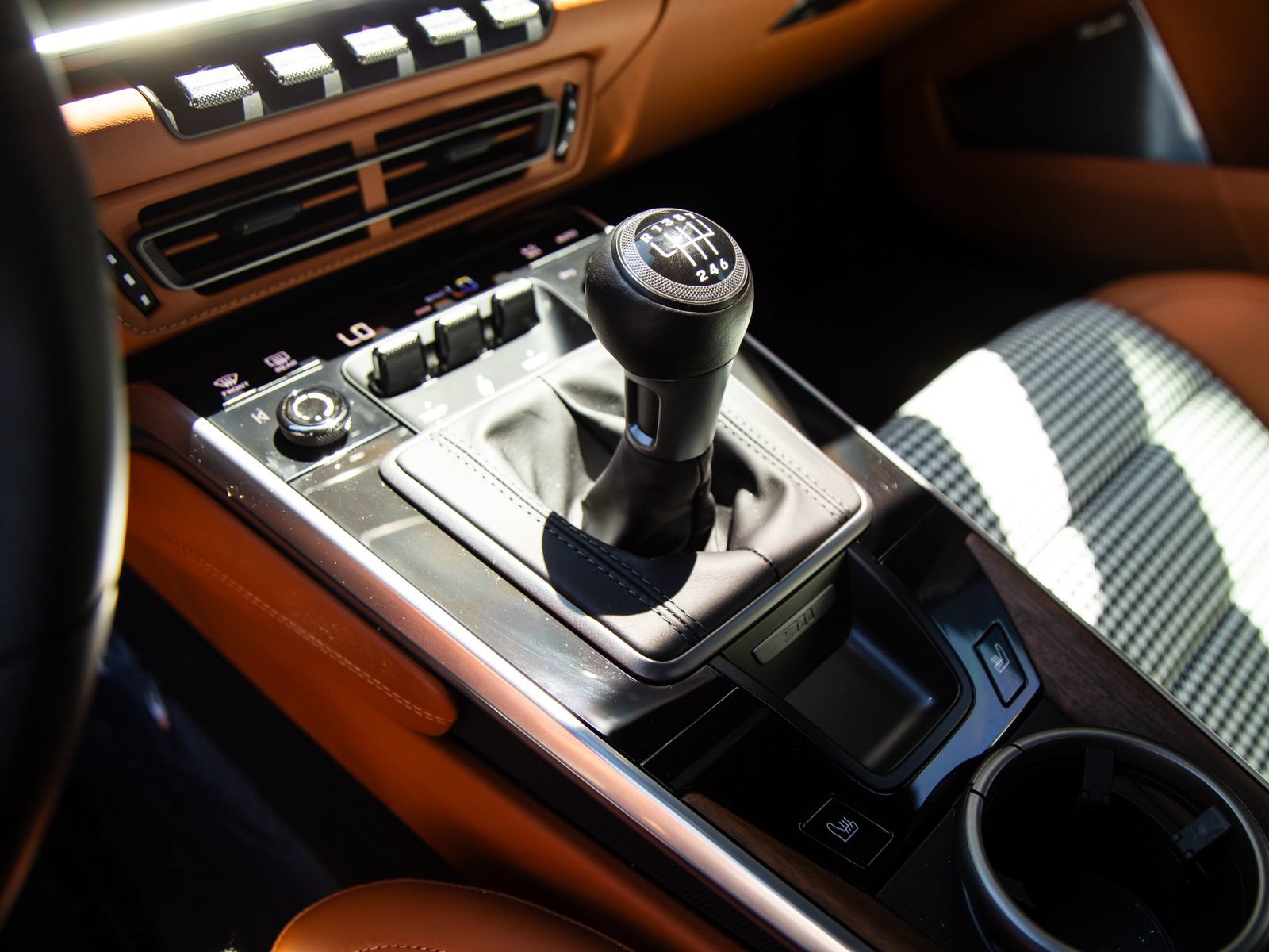 Certified 2023 Porsche 911 Sport Classic RWD image 21