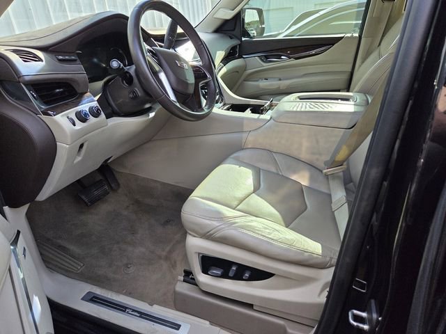 Used 2017 Cadillac Escalade Premium Luxury image 3