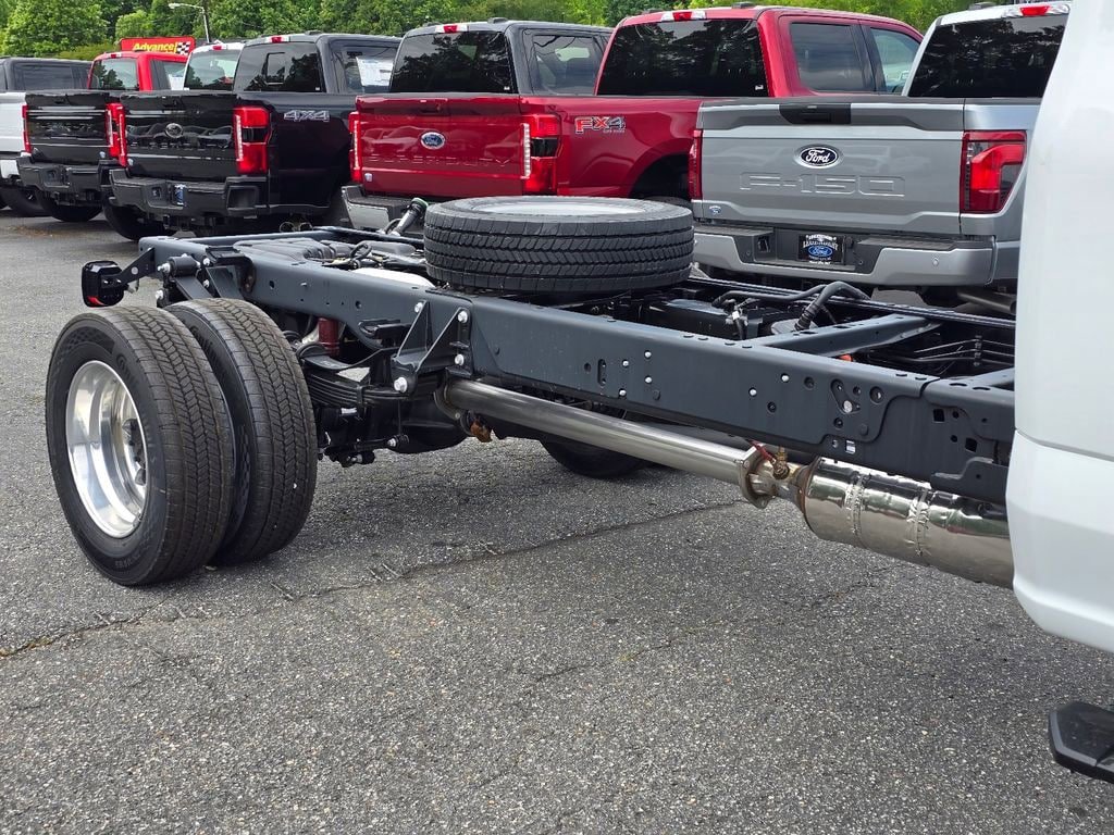 New 2026 Ford F550 4x4 Regular Cab Super Duty image 5