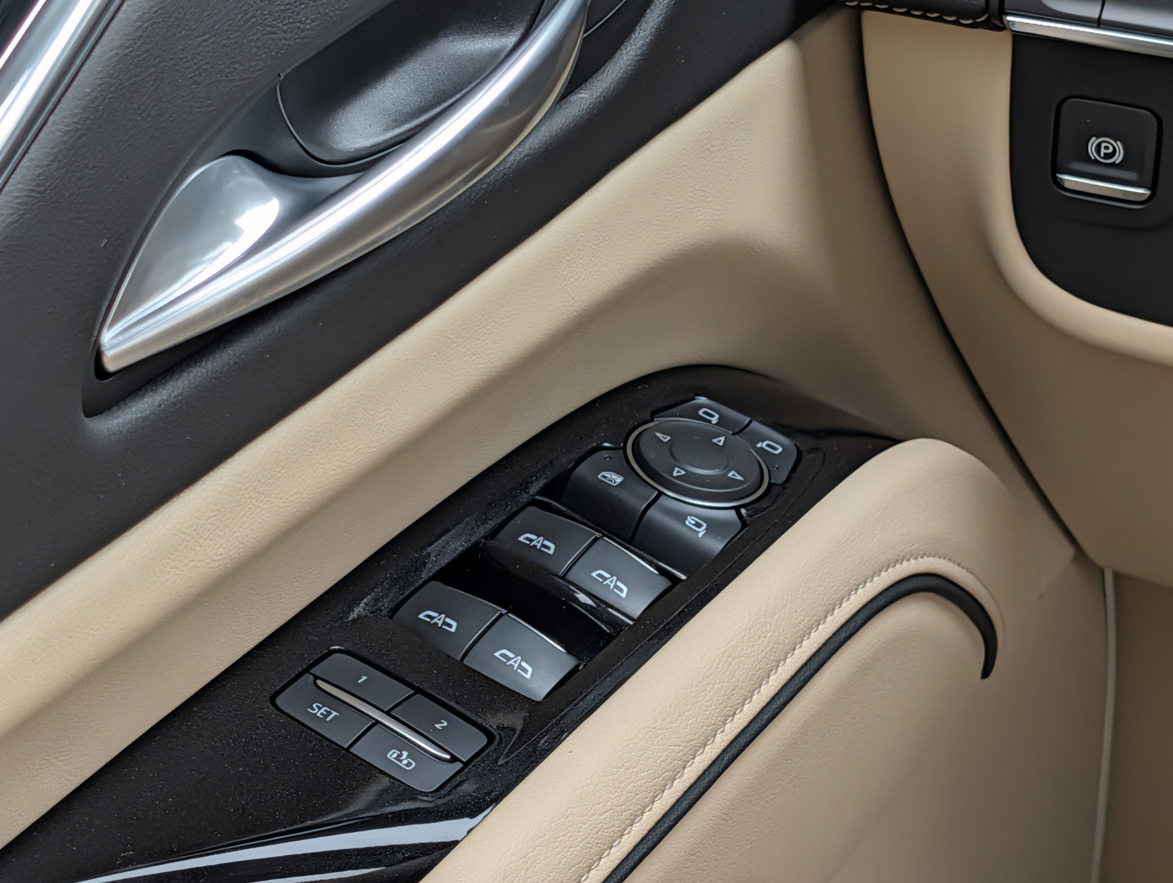 Used 2024 Cadillac Escalade Premium Luxury w/ LPO, Floor Liner Package AWD/4WD image 26