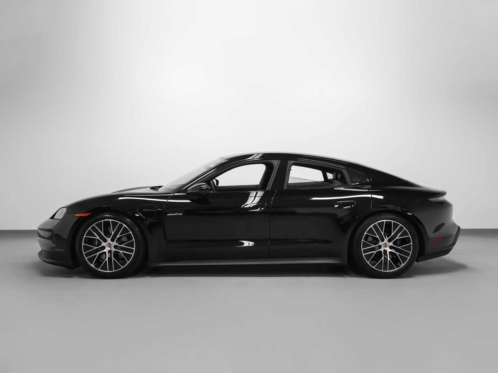 New 2026 Porsche Taycan AWD/4WD image 2