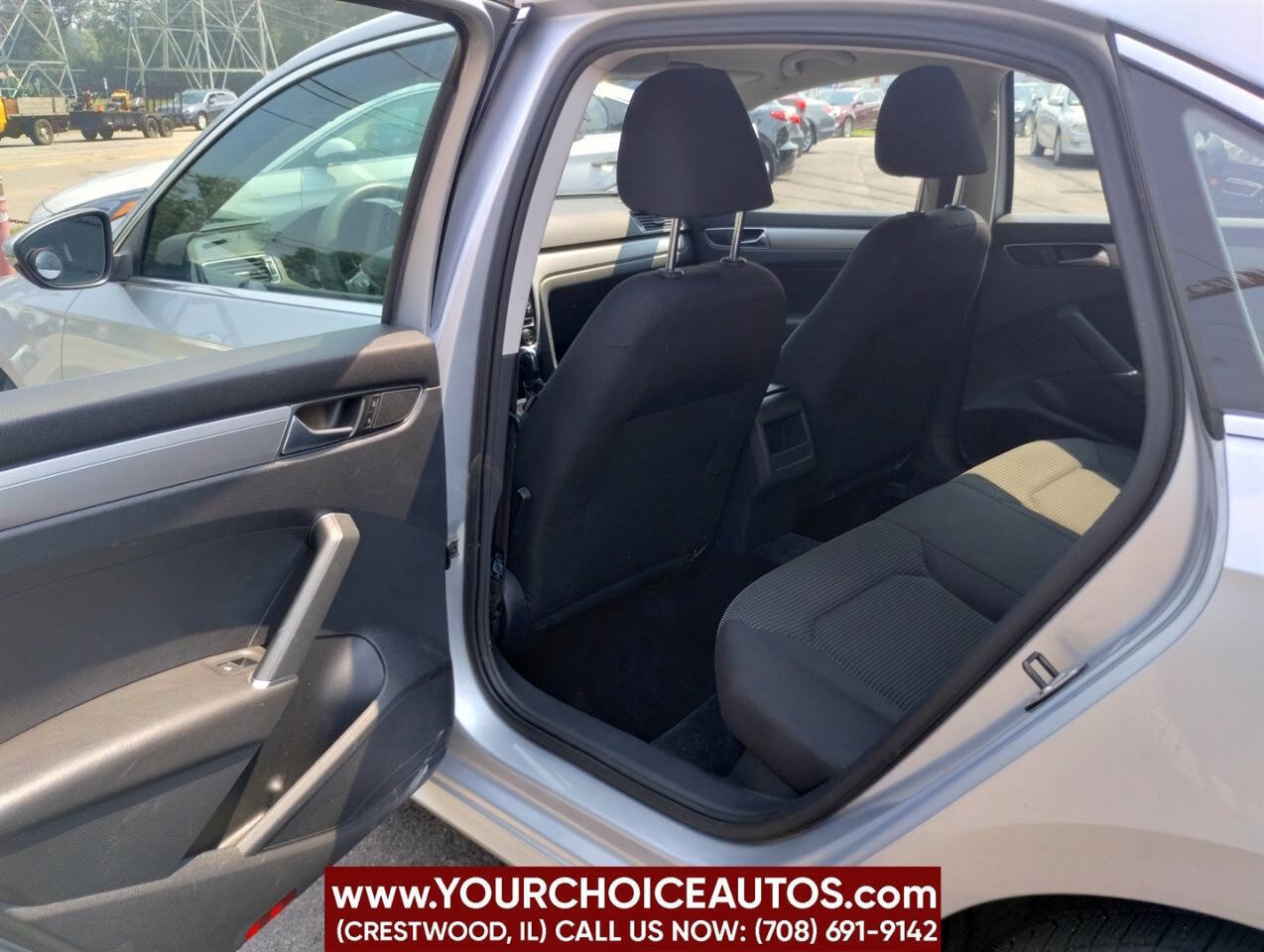 Used 2017 Volkswagen Passat 1.8T S image 17