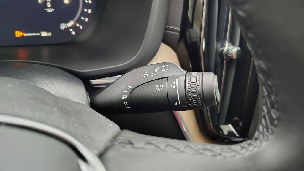 New 2026 Volvo XC60 B5 Ultra w/ Climate Package image 17