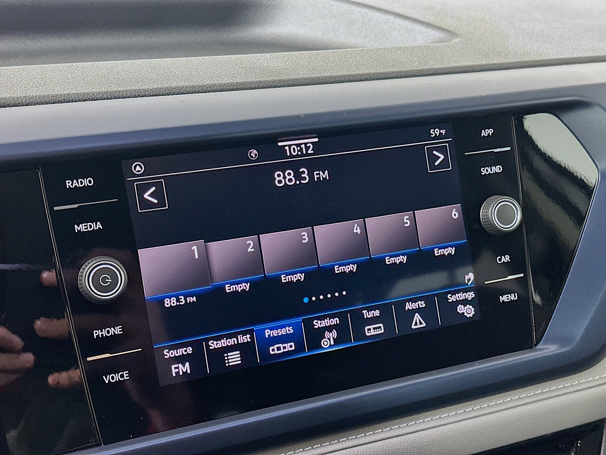 Used 2024 Volkswagen Taos SE image 21