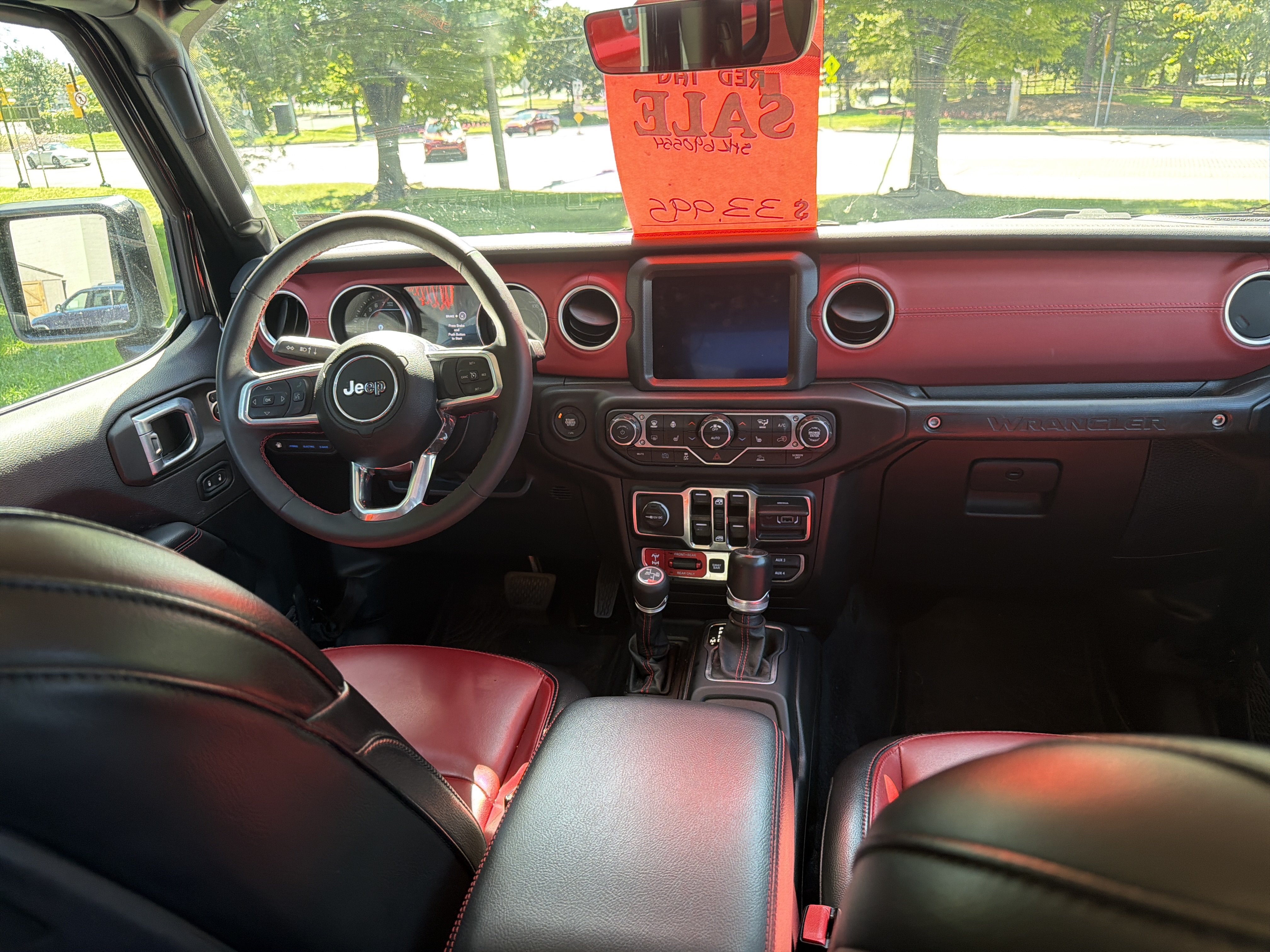 Used 2023 Jeep Wrangler Unlimited Rubicon 4xe AWD/4WD image 11