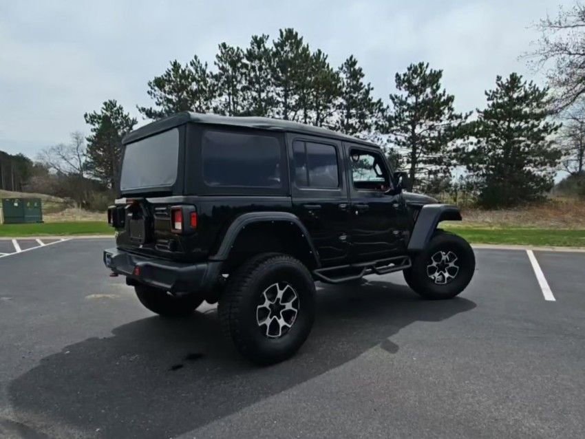 Used 2022 Jeep Wrangler Unlimited Rubicon AWD/4WD image 2