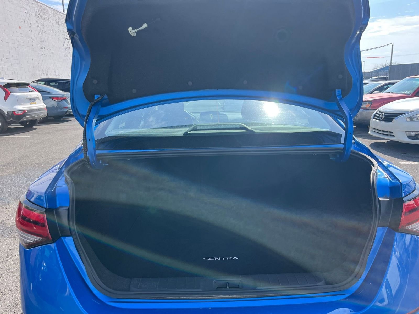 Used 2025 Nissan Sentra SV FWD image 30