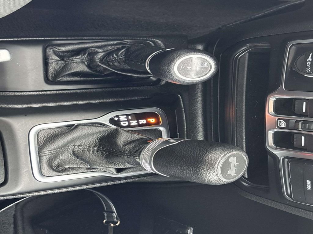 Used 2021 Jeep Wrangler Unlimited Sport image 18