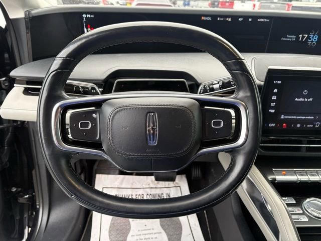 Used 2024 Lincoln Nautilus Reserve image 17