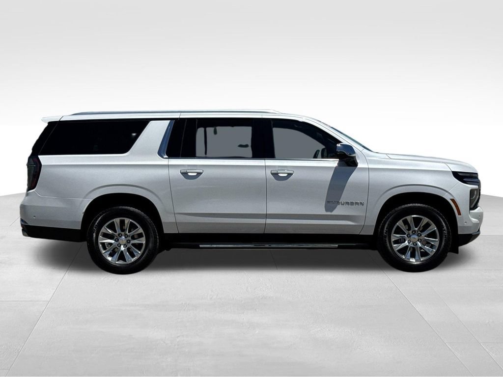 Used 2025 Chevrolet Suburban Premier RWD image 6
