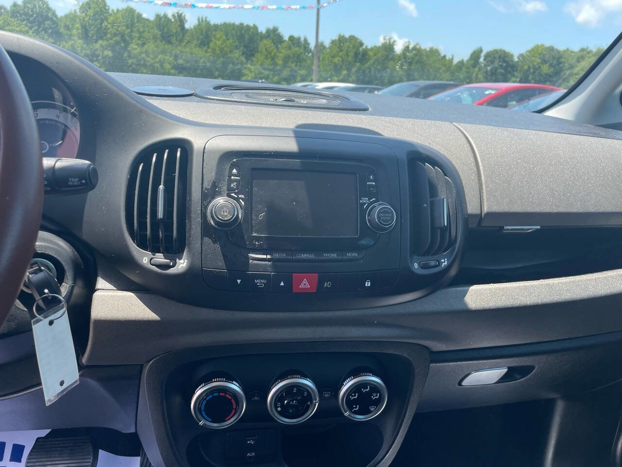 Used 2015 FIAT 500L Trekking FWD image 11