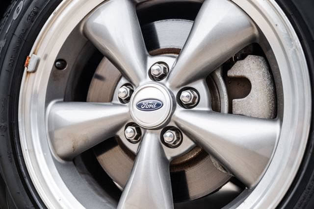 Used 2005 Ford Mustang GT Premium RWD image 3