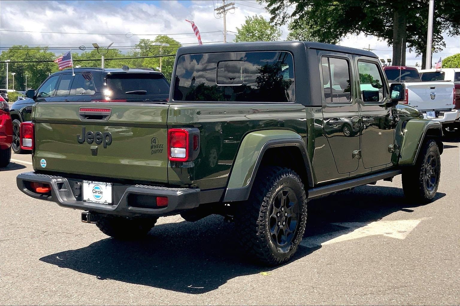 Used 2023 Jeep Gladiator Sport AWD/4WD image 10