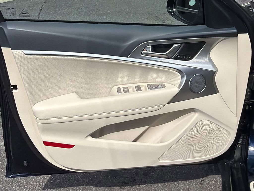 New 2026 Genesis G70 2.5T Prestige image 10