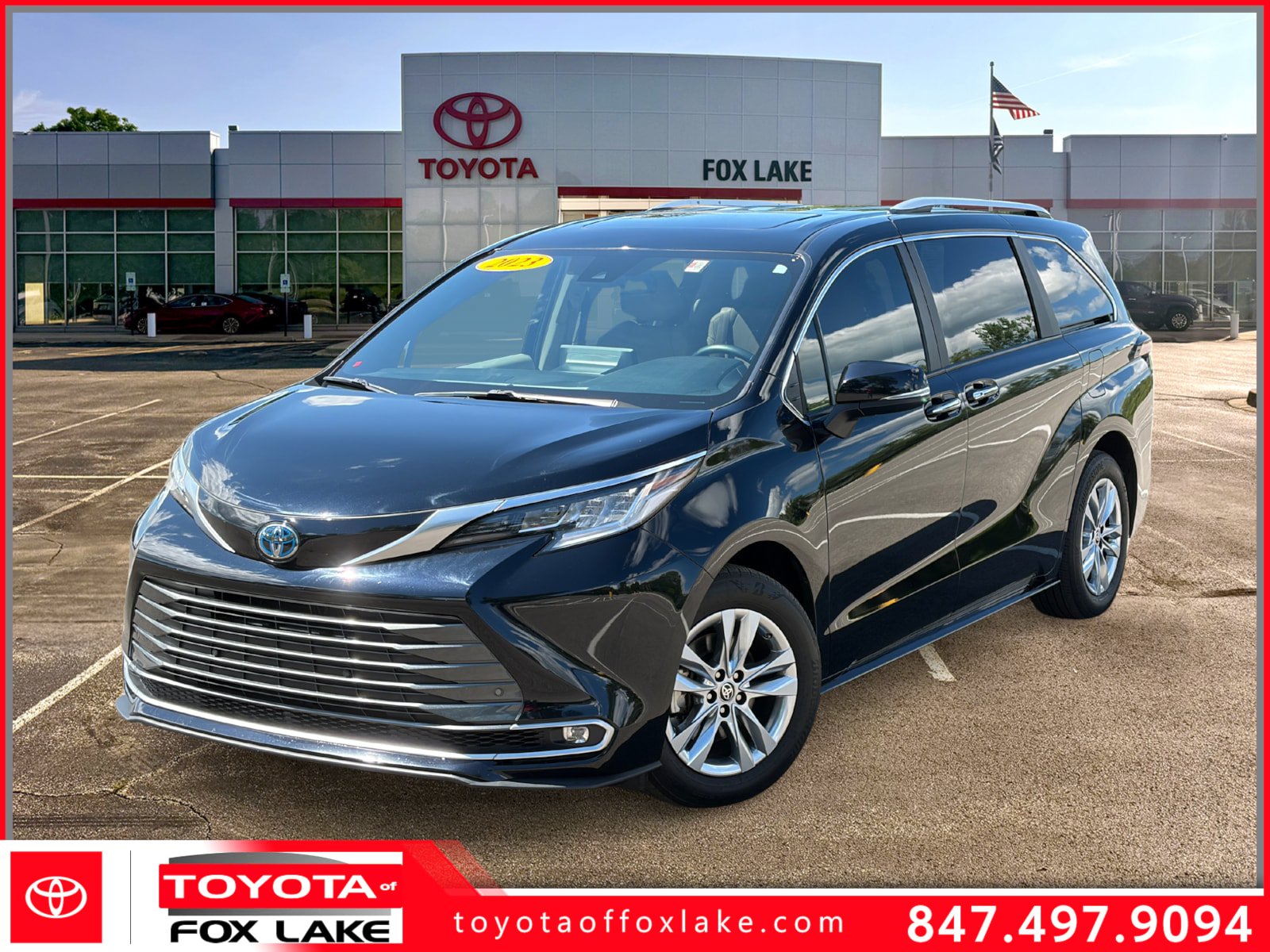 Used 2023 Toyota Sienna Limited FWD image 1