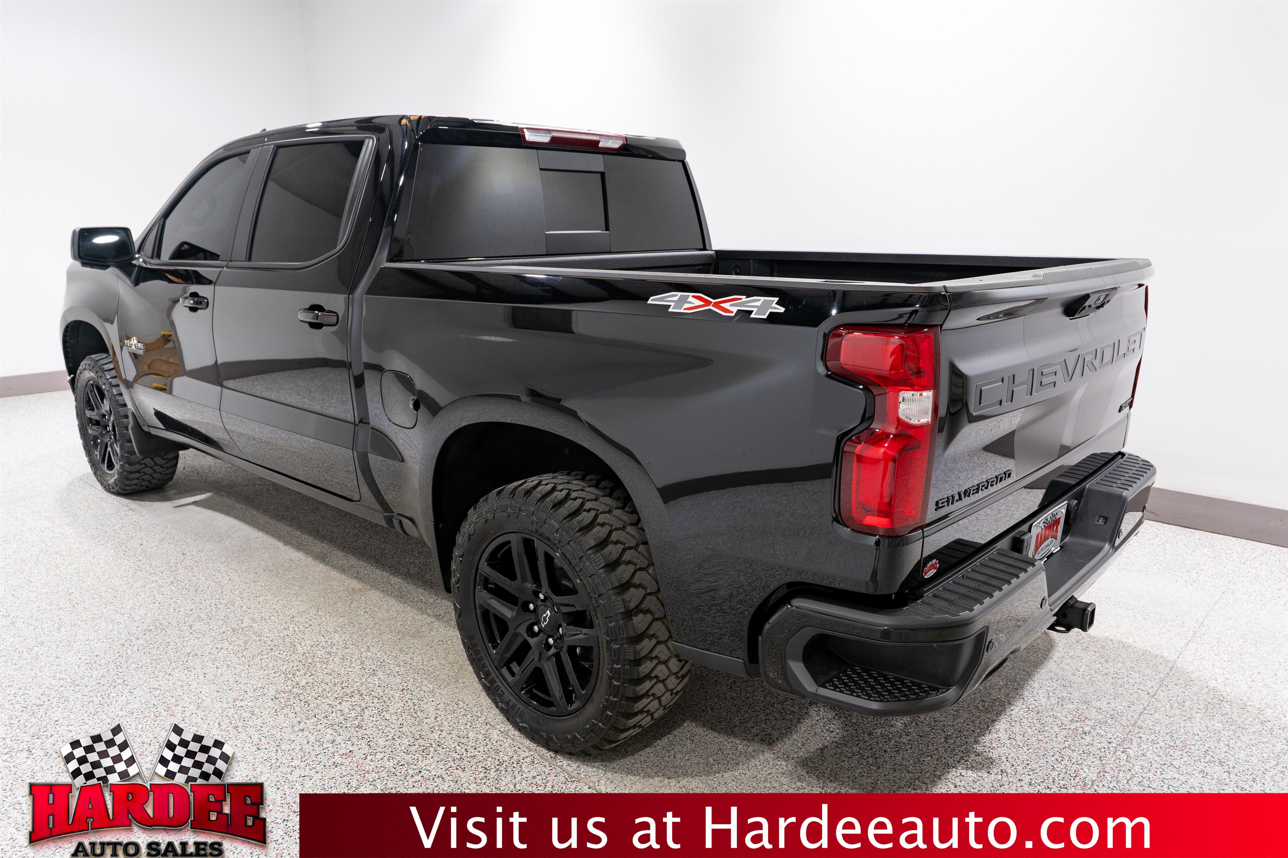 Used 2025 Chevrolet Silverado 1500 RST AWD/4WD image 3