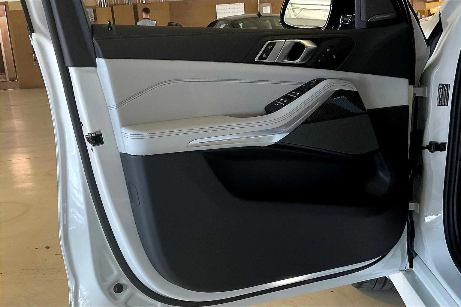 Certified 2026 BMW X5 M60i AWD/4WD image 10