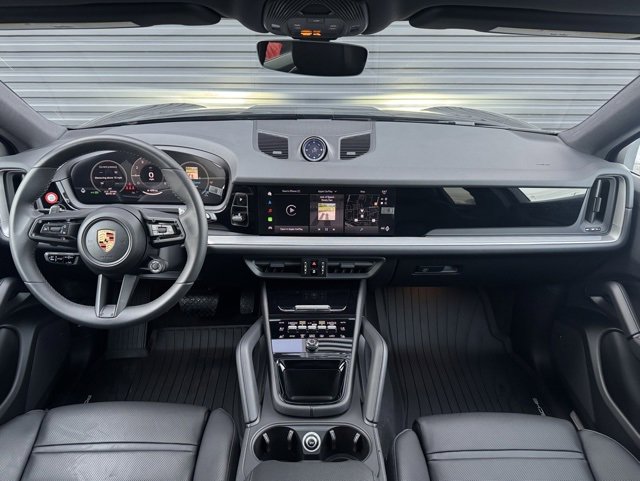 Used 2024 Porsche Cayenne Coupe image 16