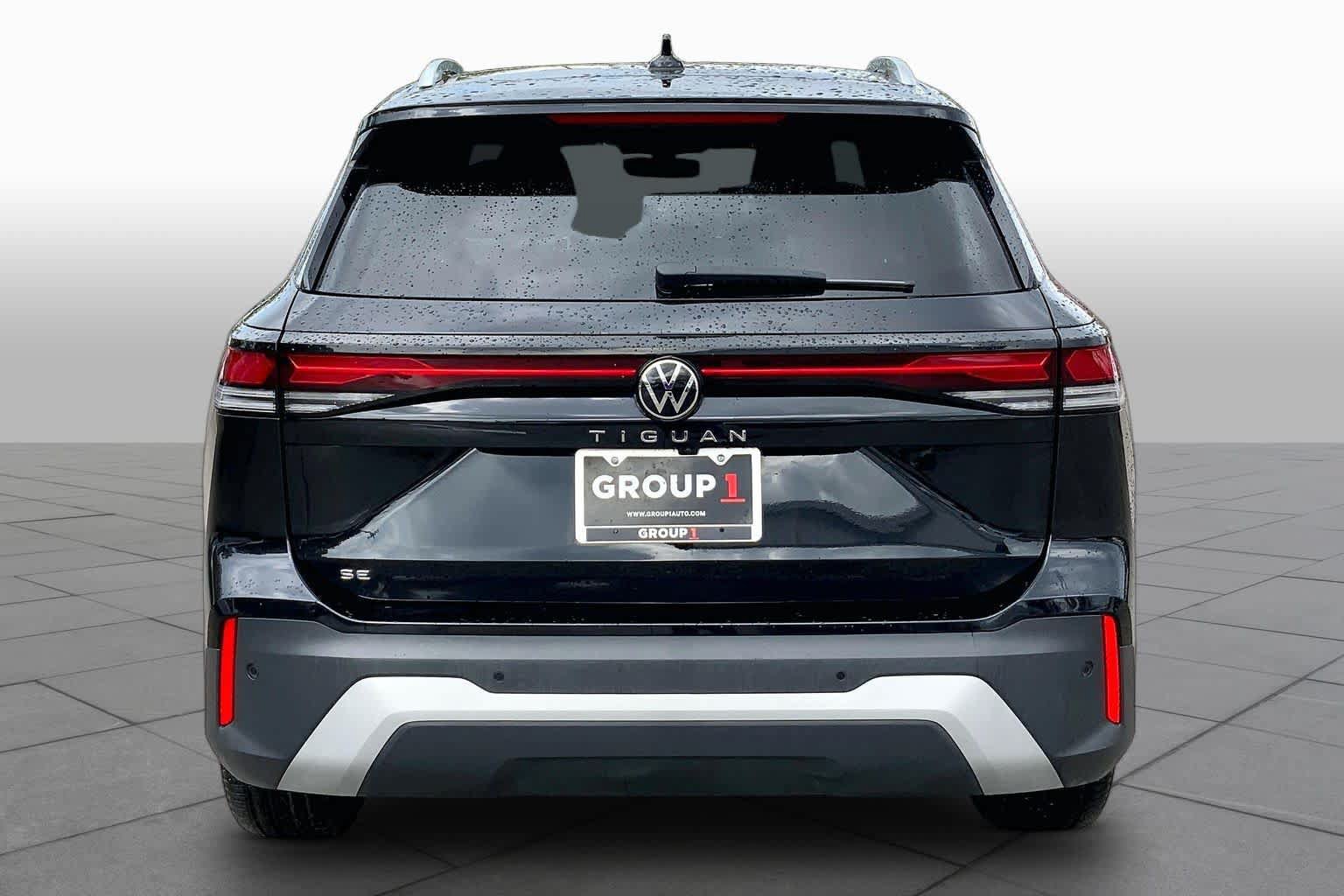 Used 2026 Volkswagen Tiguan SE FWD image 5