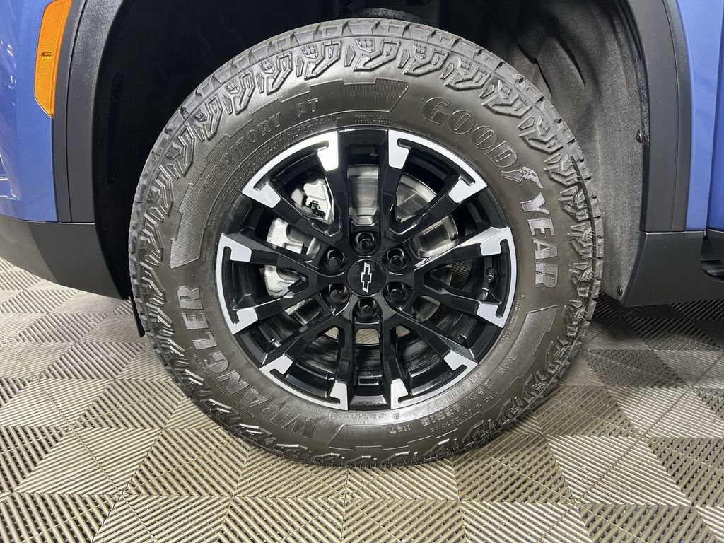 Certified 2025 Chevrolet Traverse Z71 w/ Driver Confidence Package image 32