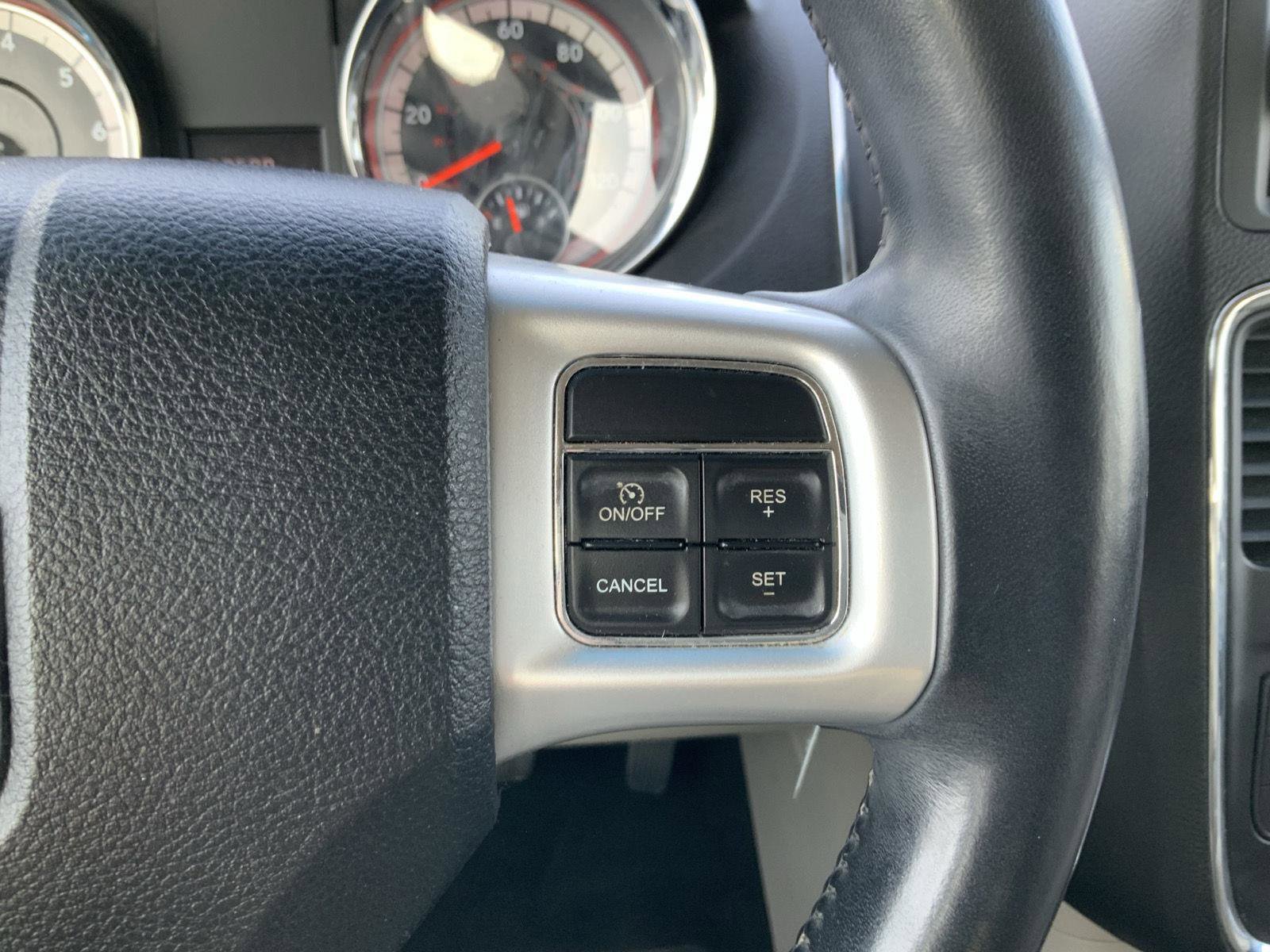 Used 2015 Dodge Grand Caravan American Value Package w/ UConnect Hands-Free Group image 28