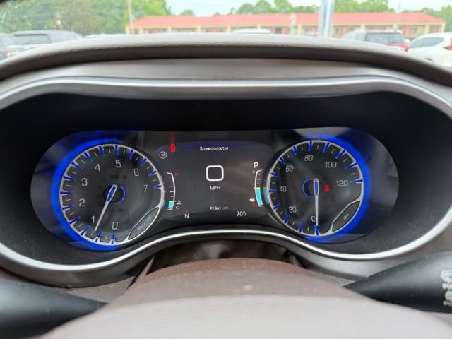 Used 2017 Chrysler Pacifica Touring-L Plus w/ Advanced Safetytec Group FWD image 24