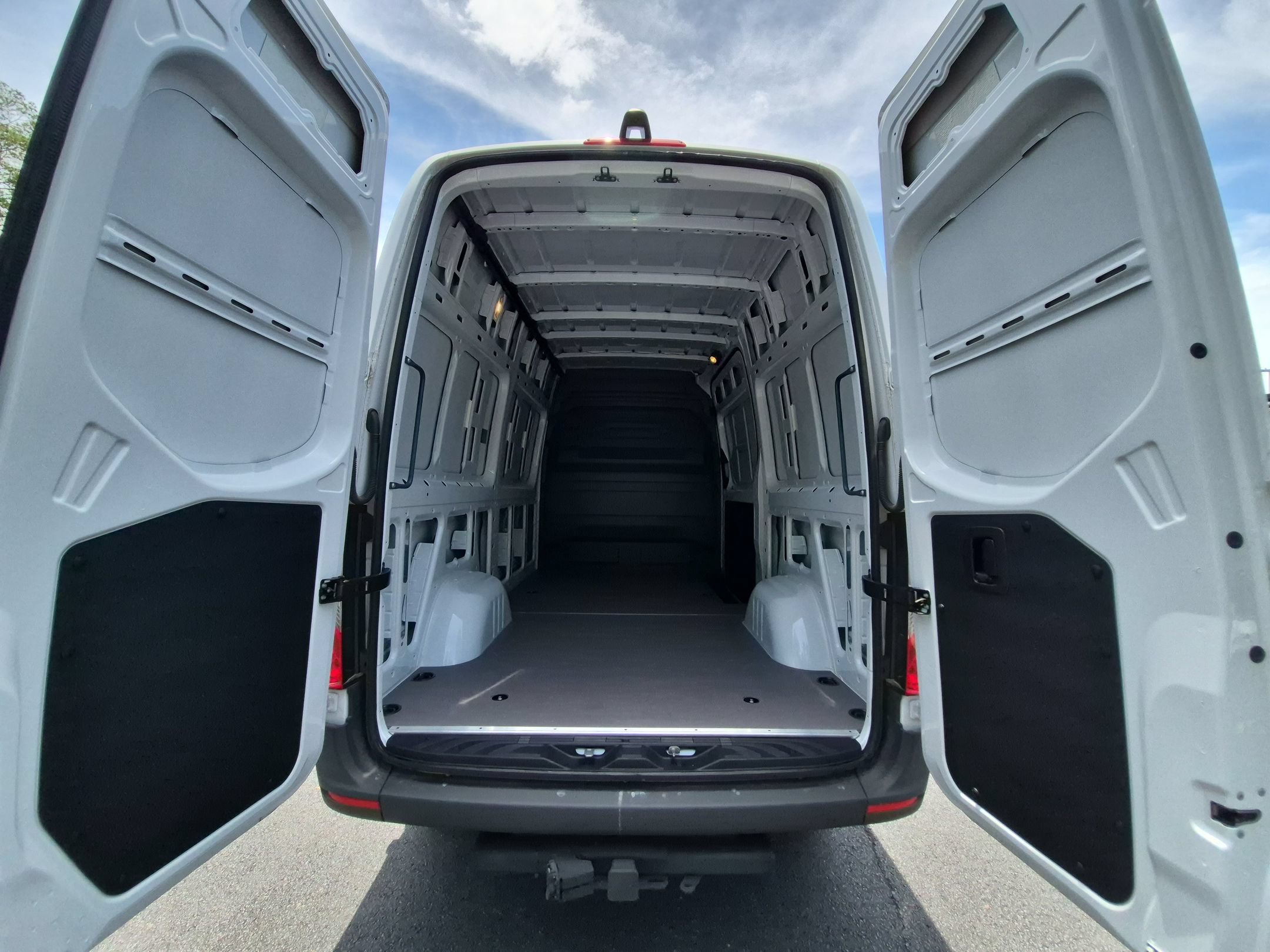 New 2025 Mercedes-Benz Sprinter 2500 image 30