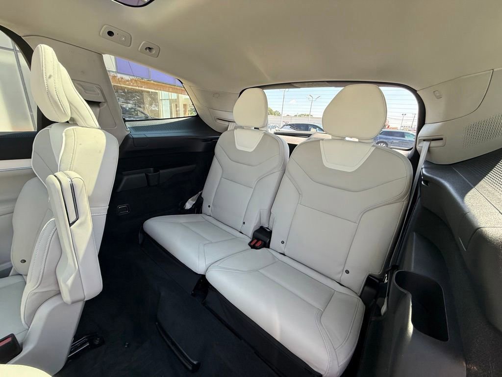 Used 2025 Volvo EX90 Ultra AWD/4WD image 6