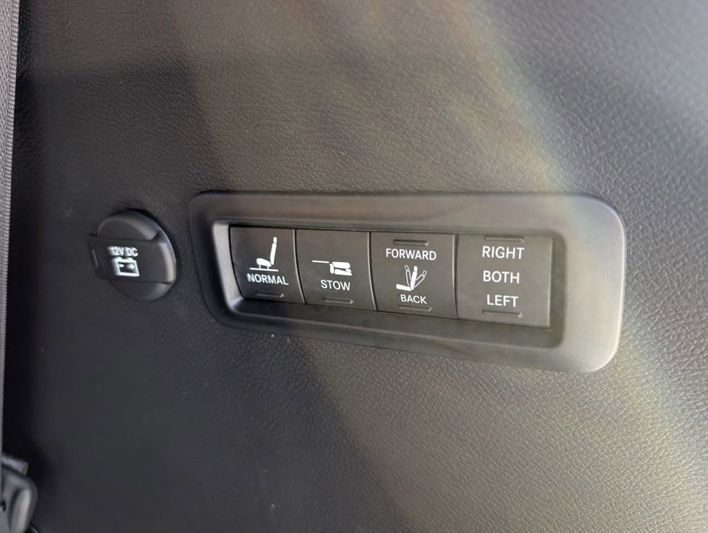 New 2026 Chrysler Pacifica Pinnacle w/ Trailer Tow Group image 49