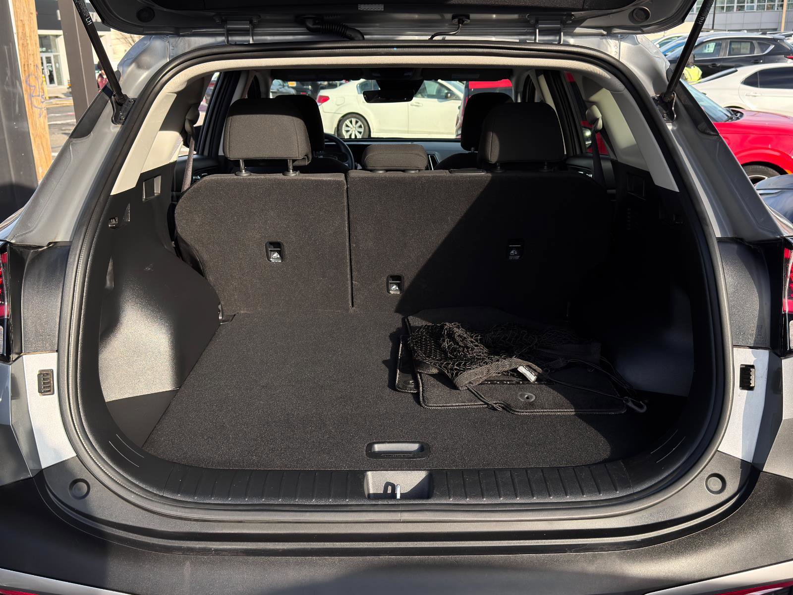 Used 2023 Kia Sportage LX image 8