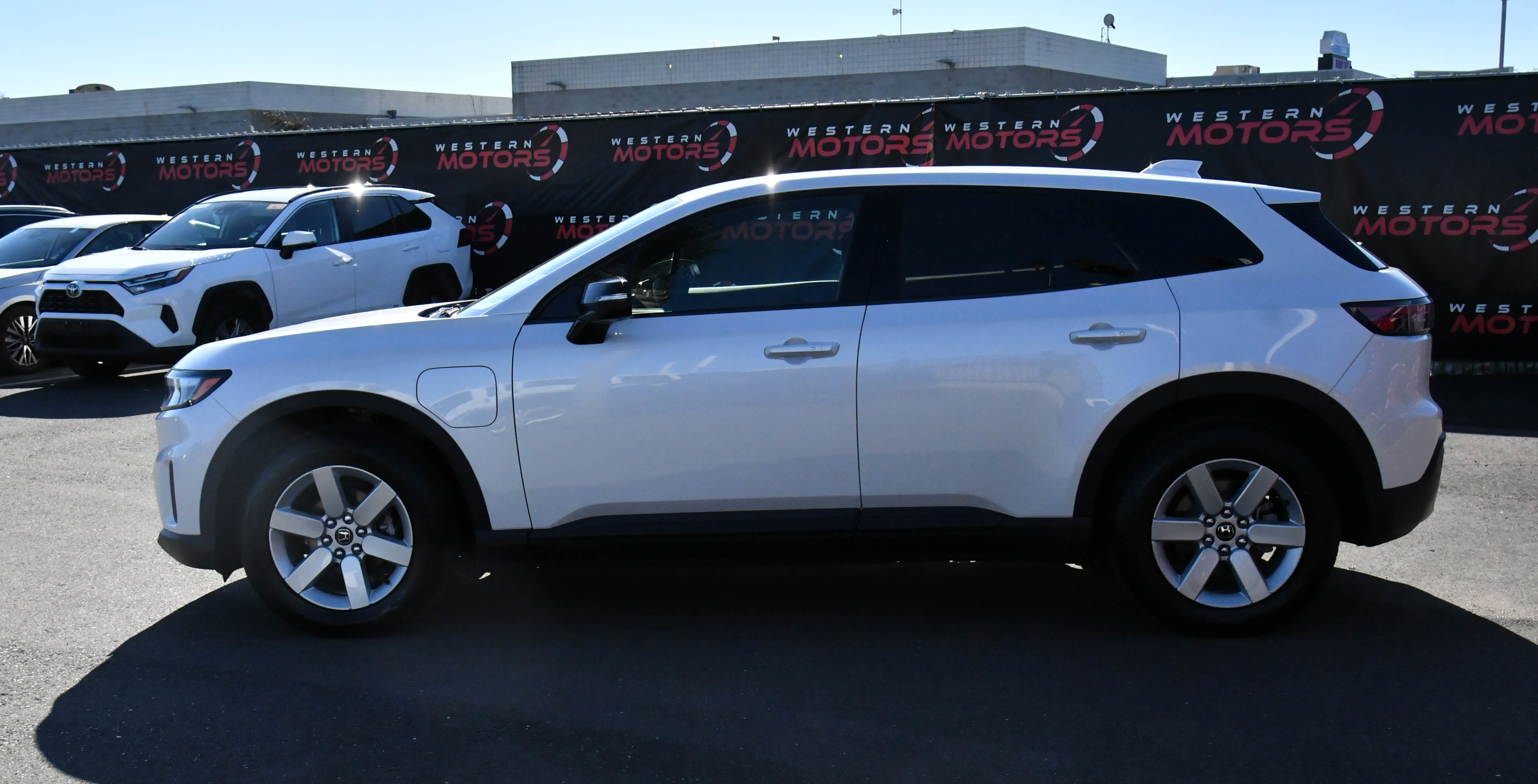 Used 2024 Honda Prologue EX image 4