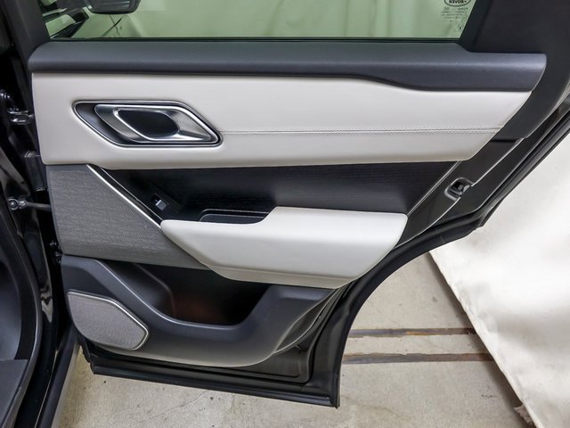 Used 2023 Land Rover Range Rover Velar HST image 30
