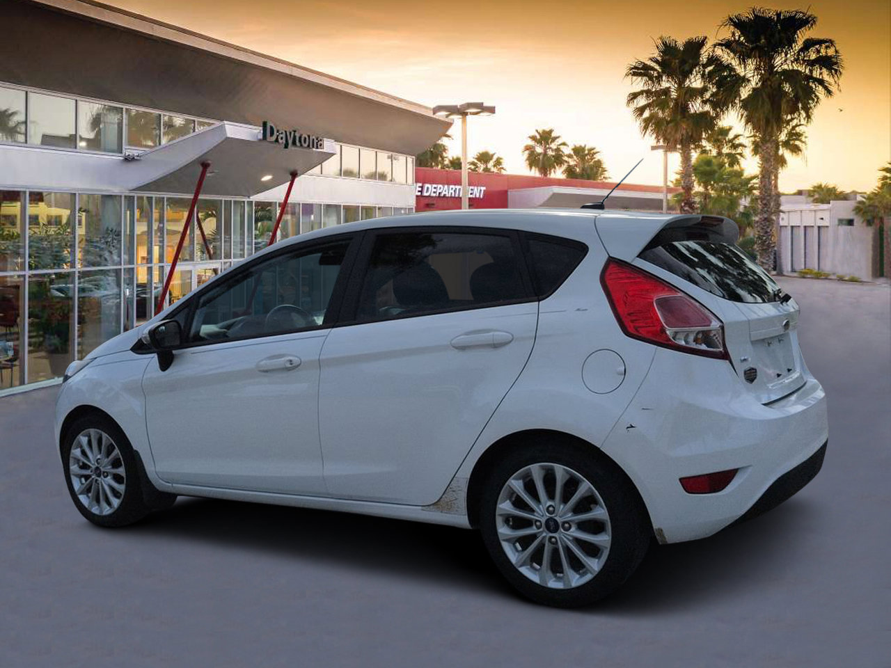 Used 2014 Ford Fiesta SE w/ Equipment Group 201A FWD image 5