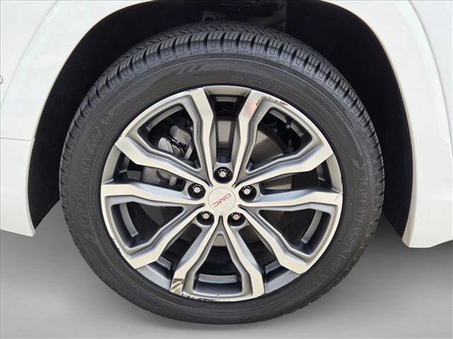 Used 2019 GMC Terrain Denali w/ Advanced Safety Package image 23