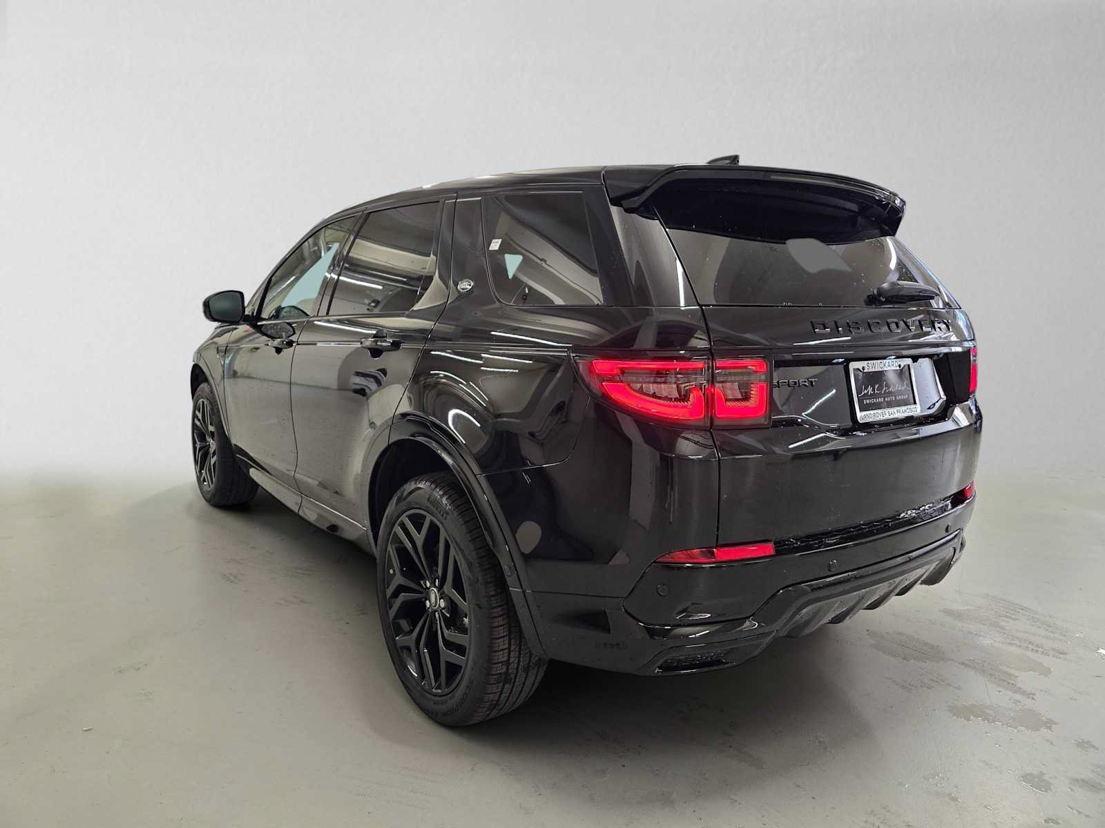 New 2026 Land Rover Discovery Sport Landmark AWD/4WD image 3