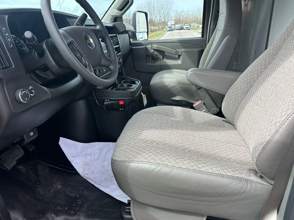 New 2026 Chevrolet Express 4500 w/ Power Convenience Package image 16