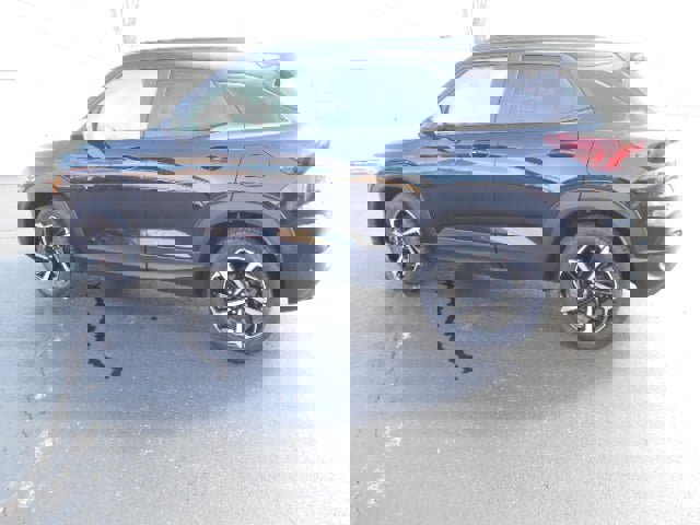 Used 2022 Chevrolet TrailBlazer RS image 2