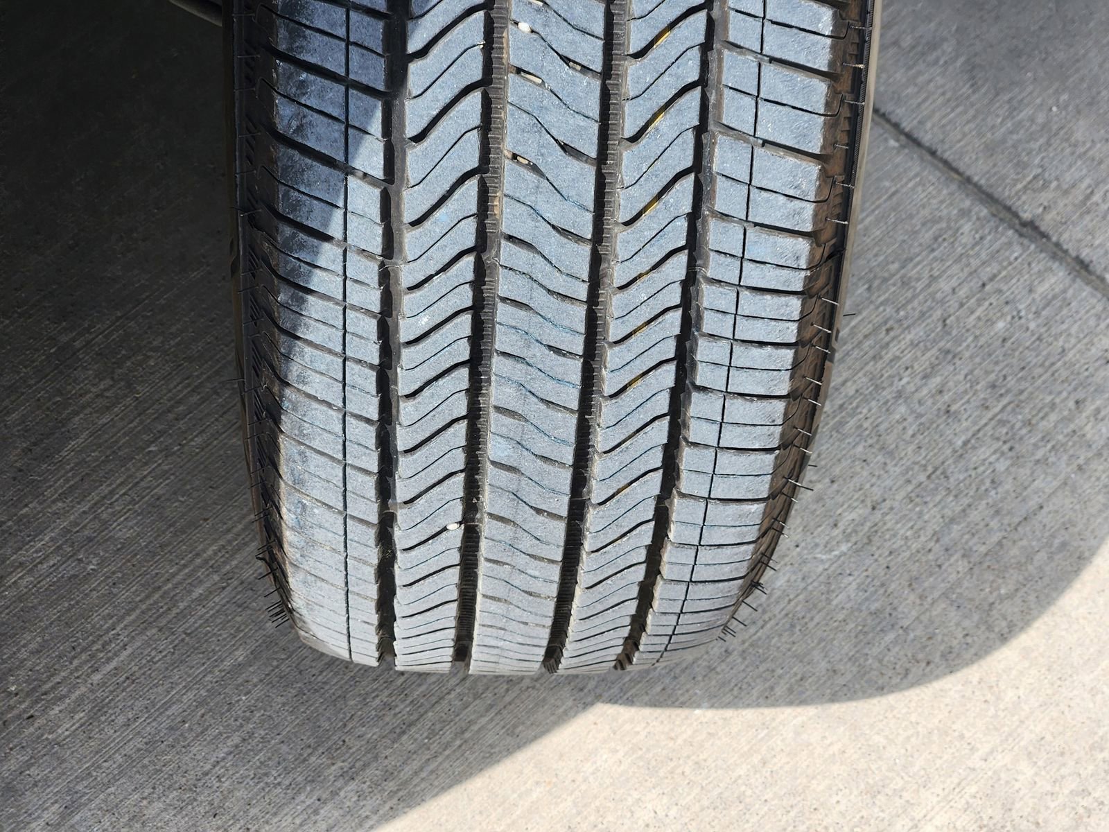 Used 2024 Chevrolet Traverse LT image 11