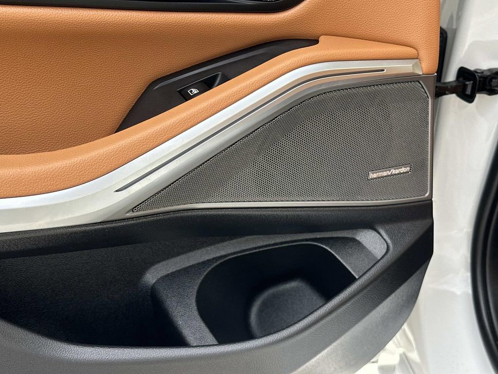 Used 2023 BMW 330e xDrive w/ M Sport Package image 31